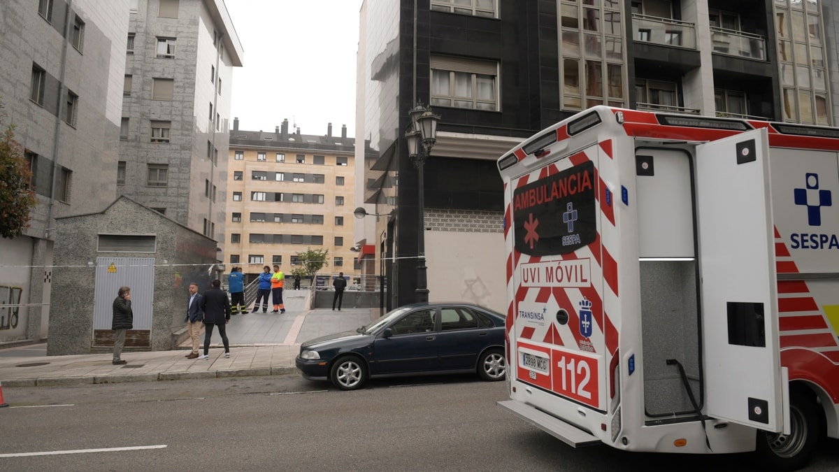 Mueren dos mellizas de 12 años tras precipitarse desde un sexto piso en Oviedo