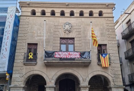 Alud de denuncias en Cataluña para retirar los símbolos 'indepes' antes de las elecciones