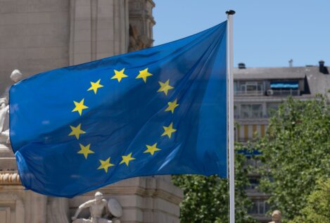 Bruselas pide revisar las finanzas comunitarias para paliar la deuda del fondo anticrisis