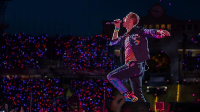 Coldplay cautiva en un Olímpico con 55.000 personas en su primera noche en Barcelona