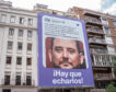 El PP de Madrid denuncia a Podemos por la lona con la foto del hermano de Ayuso