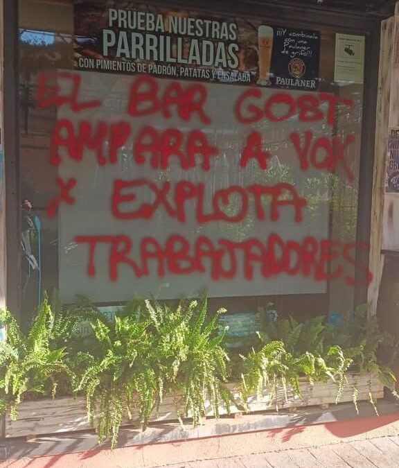 Aparece lleno de pintadas y amenazas Gost, el  bar de Moratalaz en el que Vox iba a dar un mitin