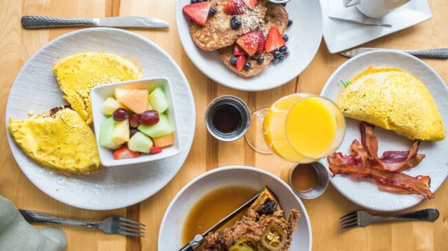 Tomar un desayuno completo y adelgazar es posible: dos ideas perfectas y sencillas