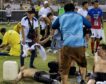 Doce muertos y 100 heridos en una estampida en un estadio de fútbol en El Salvador
