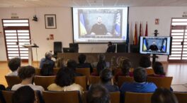 Zelenski charla con alumnos de la Universidad de Murcia y les anima a luchar «por la libertad»