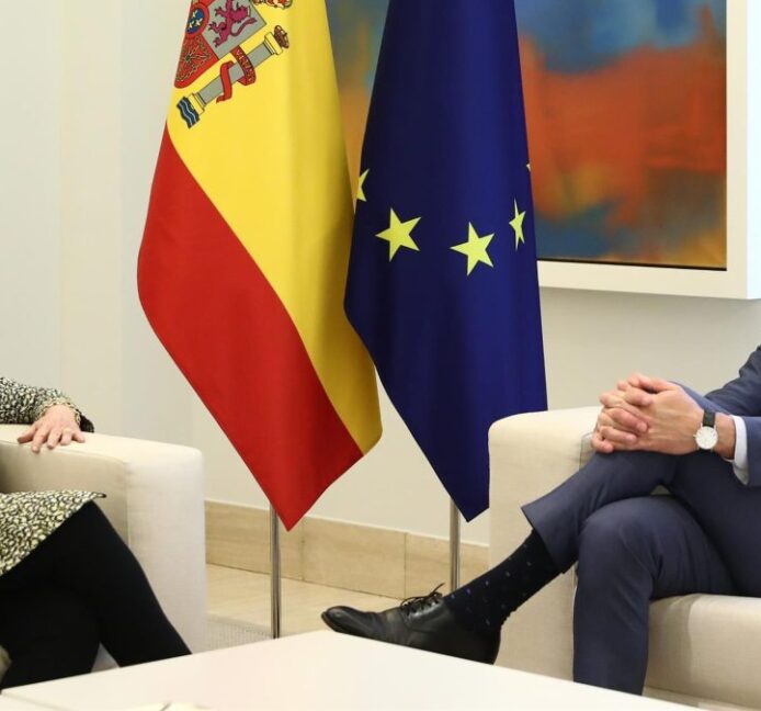 Sánchez se reúne con la exsecretaria de Estado de Estados Unidos Hillary Clinton en Moncloa