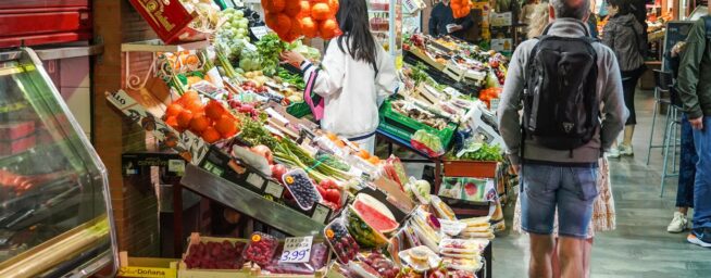 El IPC subió ocho décimas en abril, al 4,1%, y los alimentos moderaron su crecimiento al 12,9%