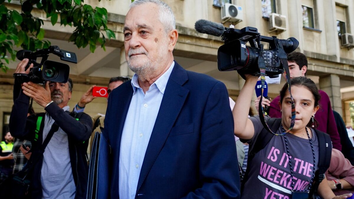 La Audiencia de Sevilla exime a Griñán de entrar en prisión por la gravedad de su cáncer