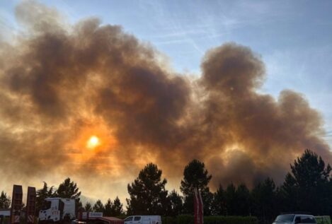 El incendio de Las Hurdes está fuera de control y ya se dirige al Valle del Árrago