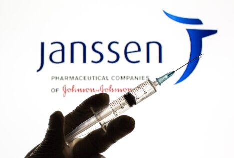 Janssen seguirá administrando su vacuna covid en España pese a su retirada en EEUU