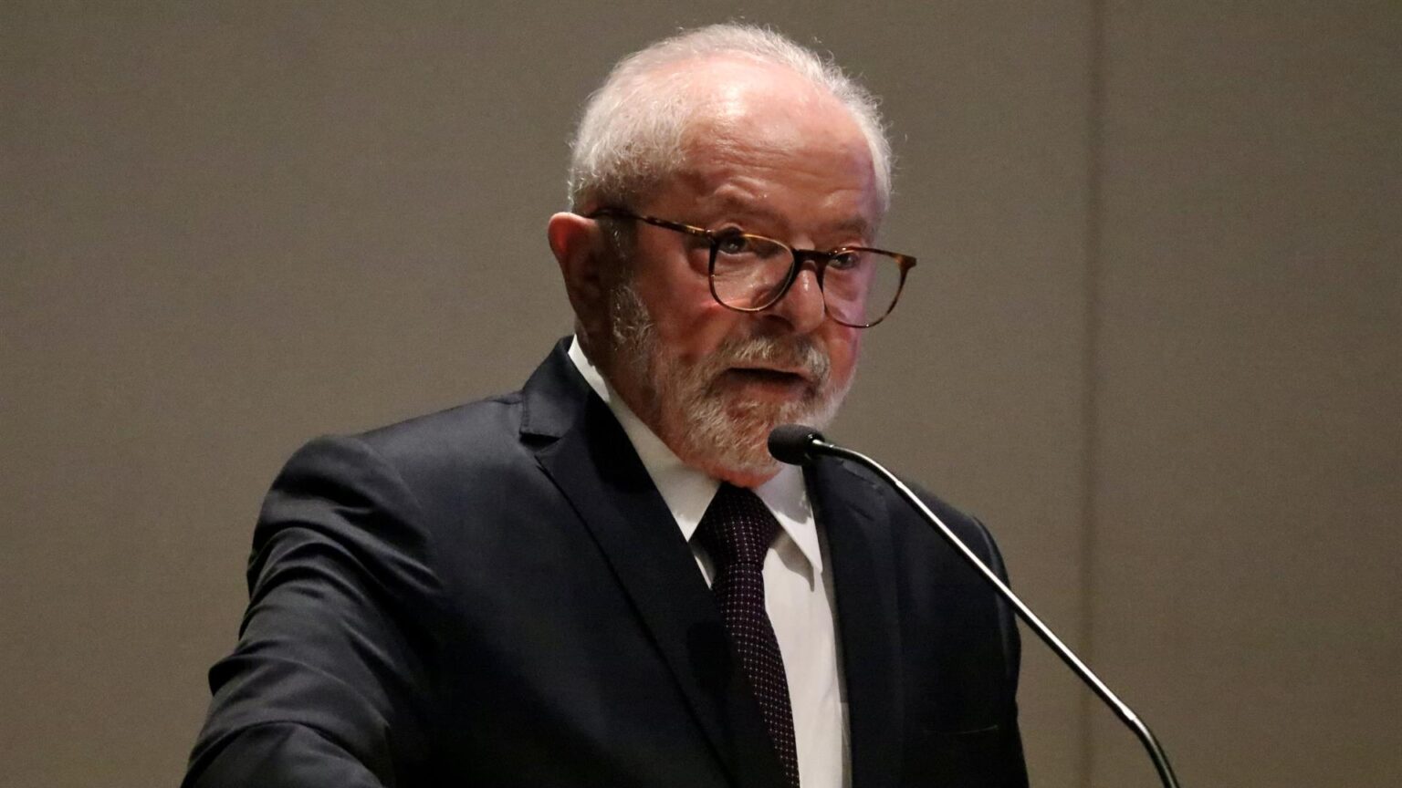 Lula sale en defensa de Vinicius por los insultos racistas en Mestalla: «Sufre reiteradas agresiones»
