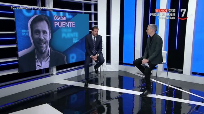 Óscar Puente deja 'tirados' a los periodistas de RTCyL en una entrevista