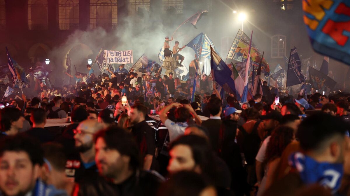 Un muerto en un tiroteo durante las celebraciones del título de liga del Nápoles