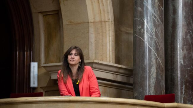 El Parlament recibe la notificación de la Junta Electoral para retirar el escaño a Laura Borràs