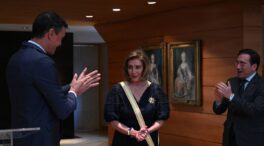 Sánchez agradece a Pelosi su defensa de la democracia con la Gran Cruz de Isabel la Católica