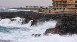 Los vientos de hasta 90 km/h en tierra y mar ponen en riesgo a Canarias