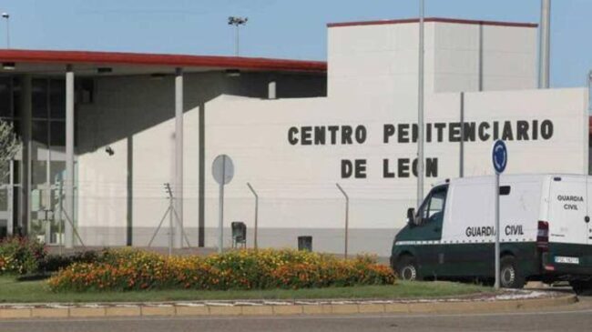 La prisión de León castiga a los seis cabecillas de un motín y pide su vuelta a primer grado