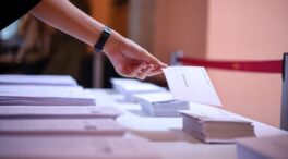 El recuento del voto de Barcelona mantiene a Collboni segundo y Colau tercera
