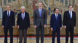 González, Aznar, Zapatero y Rajoy, junto al rey Felipe VI en la reunión del Patronato de Elcano