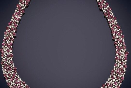Una gargantilla de rubíes y brillantes, lo más destacado en las joyas de Fernando Durán