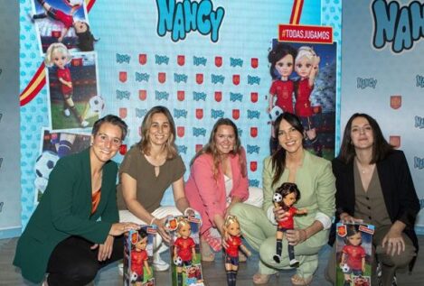 Famosa presenta ‘Nancy, Un Día con la Selección Española’, una edición especial para apoyar a la selección femenina