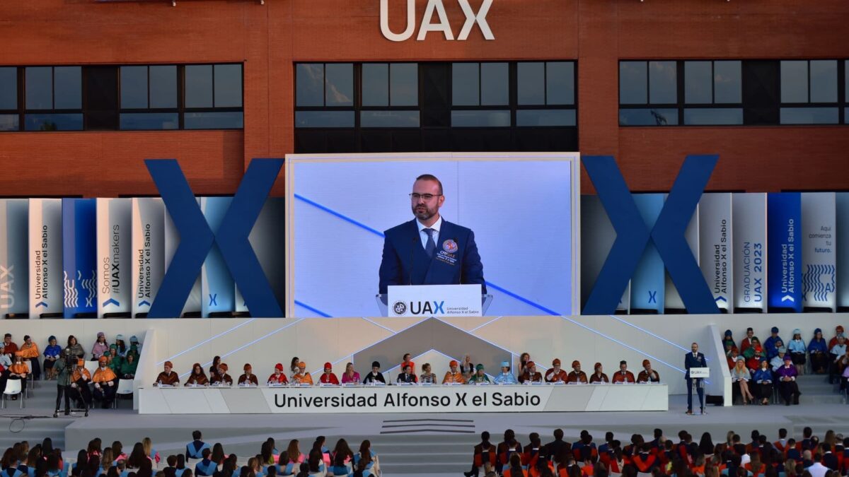 UAX celebra la graduación de la promoción 2023, amadrinados por la CEO de Sanofi y la Global CPO de Tinsa