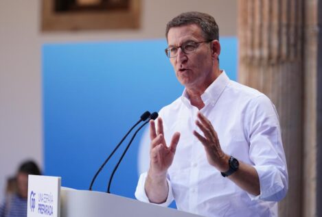 Feijóo pide a Sánchez que deje claro que no indultará a Puigdemont
