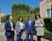 La nueva presidenta del Parlament se reúne con Puigdemont en su primera visita oficial