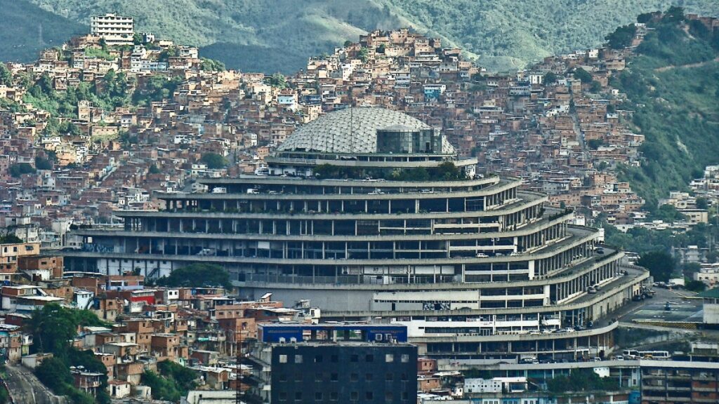 Imagen de El Helicoide, el mayor centro de torturas de Venezuela