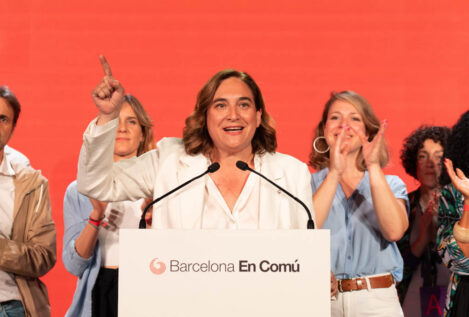 Colau pide a PSC y ERC compartir la alcaldía para que la izquierda gobierne en Barcelona