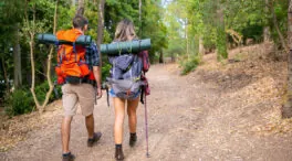 Así es cómo debes planificar tu primera excursión de senderismo, según una experta