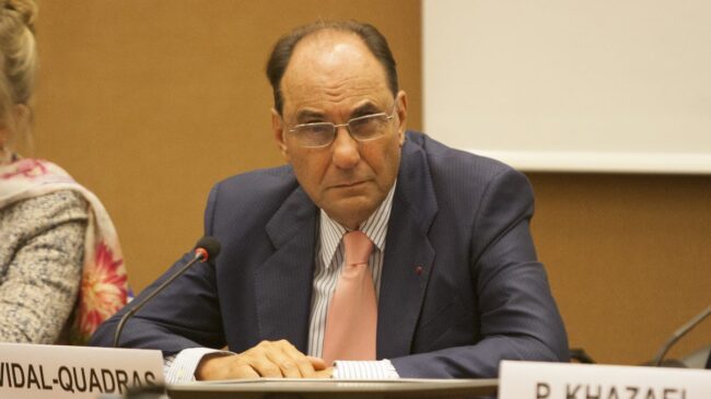 Vidal-Quadras afirma que el PP debe hacer alcalde de Barcelona a Collboni