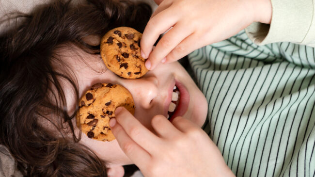 Cargados de azúcar añadido: estos son los peores alimentos de la dieta de tus hijos