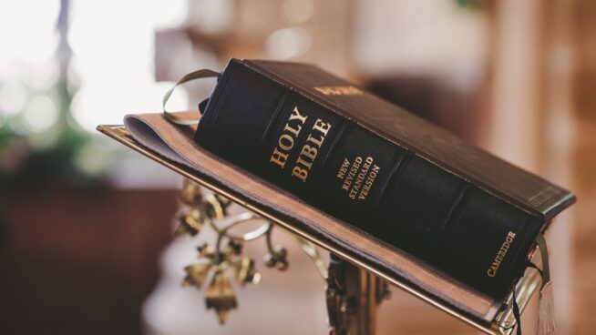 Utah (EEUU) veta la Biblia por su contenido «pornográfico» por una ley antiLGTB