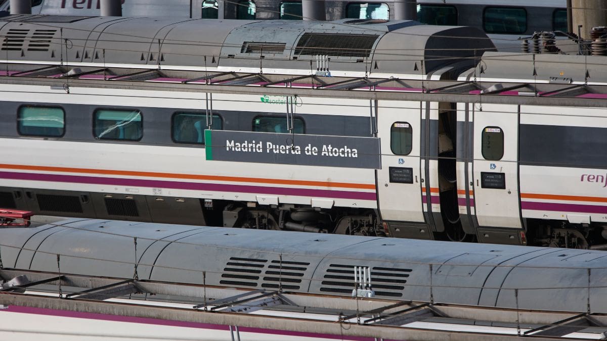 Un tren de Cercanías descarrila en Madrid y causa importantes retrasos