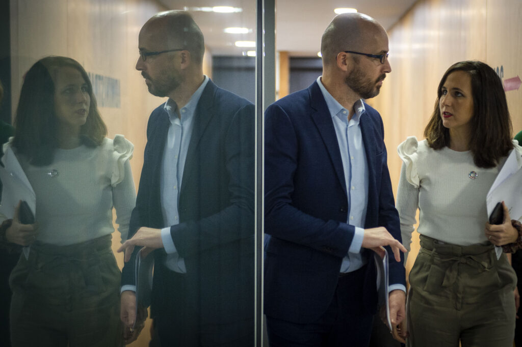 Nacho Álvarez con la secretaria general de Podemos, Ione Belarra