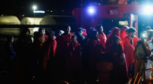 El giro de Sánchez con el Sáhara deja de surtir efecto: la inmigración crece un 49% en un mes