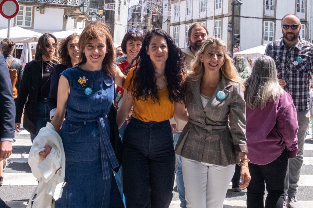 Yolanda Díaz con Marta Lois (izquierda) en Santiago de Compostela