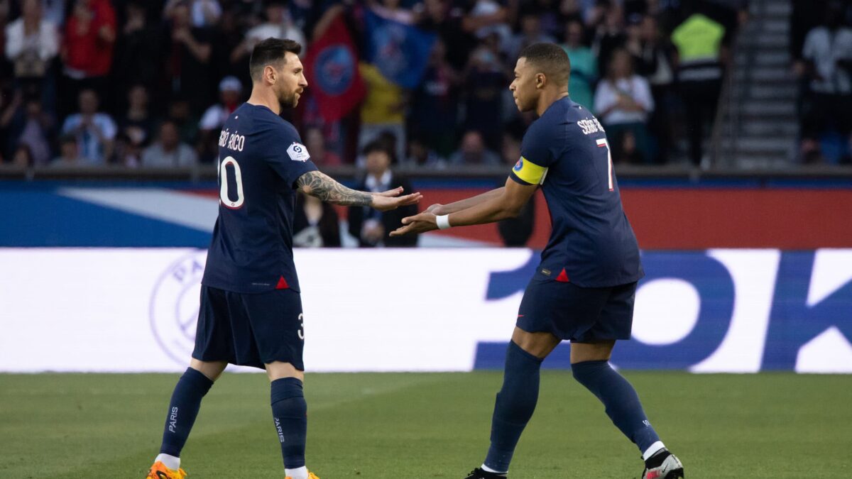 La despedida de Mbappé a Messi en su último partido con el PSG: en una frase lo dice todo