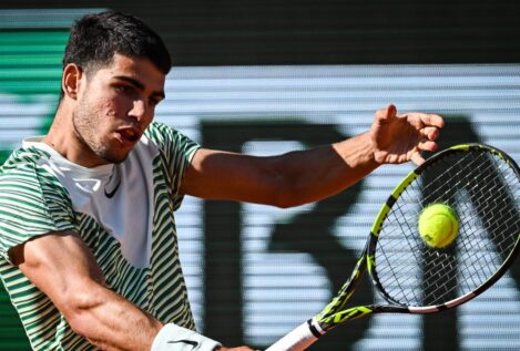 Alcaraz y Djokovic avanzan a cuartos del Roland Garros y buscarán enfrentarse en semifinales