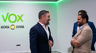 Abascal desprecia la oferta de Olona para un cara a cara: «Hablemos de cosas serias»