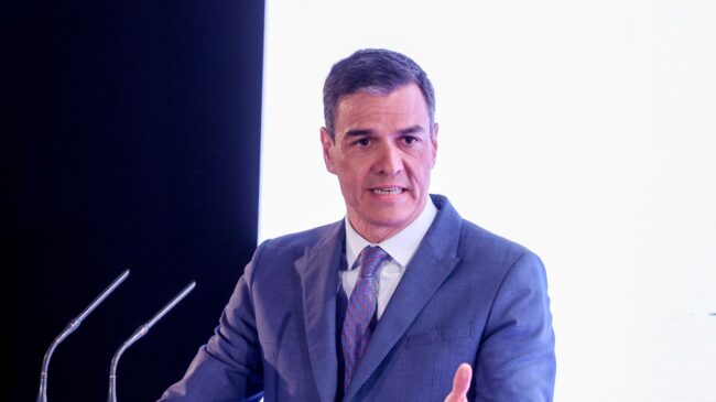 Sánchez aprobará una desgravación en el IRPF del 15% para la compra de vehículos eléctricos