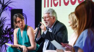 Un grupo de diplomáticos denuncian que el 'dos' de Díaz pide «demoler el régimen del 78»