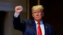 Trump denuncia una «persecución feroz» en su primer acto tras la imputación