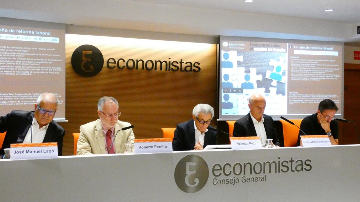 Los economistas valoran «positivamente» la reforma laboral sin olvidar el «drama» del paro