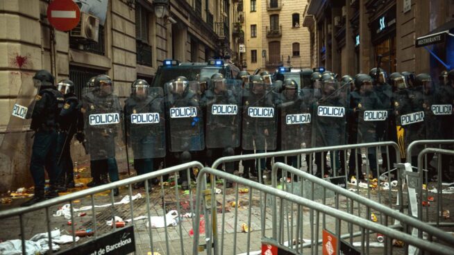 La Justicia amnistía a los 46 policías procesados por los disturbios del 'procés'