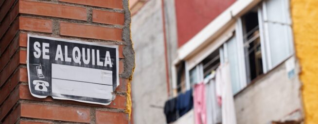 El 80% de las empresas inmobiliarias prevé más subidas del alquiler en 2024 pese a los topes