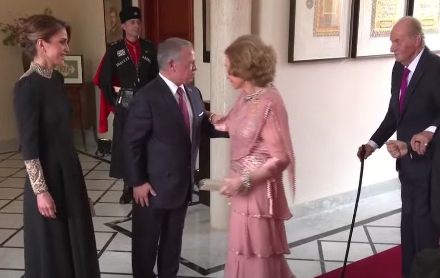 Los reyes Juan Carlos y Sofía acuden juntos a la boda del príncipe heredero de Jordania