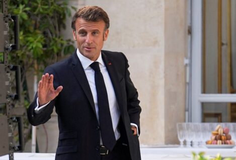 Macron insta a TikTok a eliminar el «contenido más sensible» sobre los disturbios en Francia