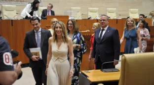 Extremadura se acerca a la repetición electoral por la falta de acuerdo entre PP y Vox